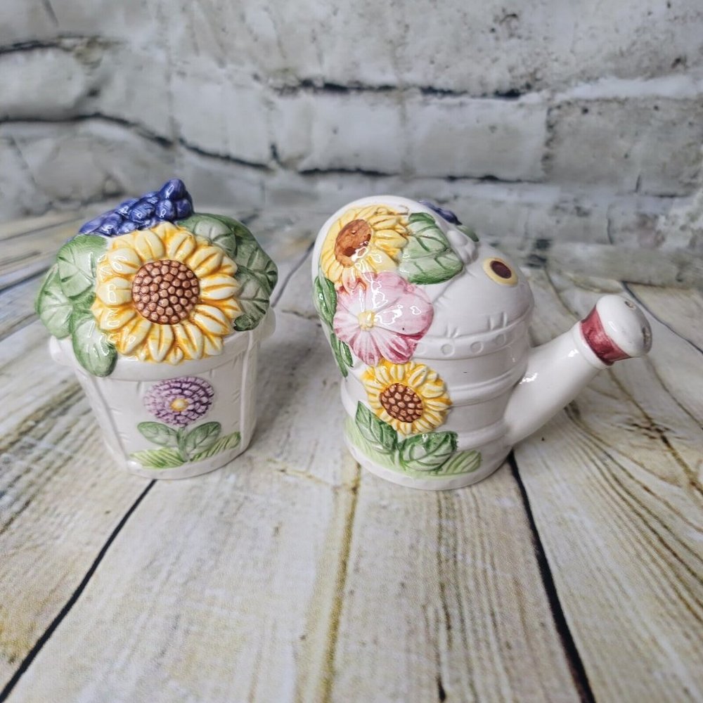 Salt & Pepper Shaker Set Omnibus Summer Flowers Watering Can